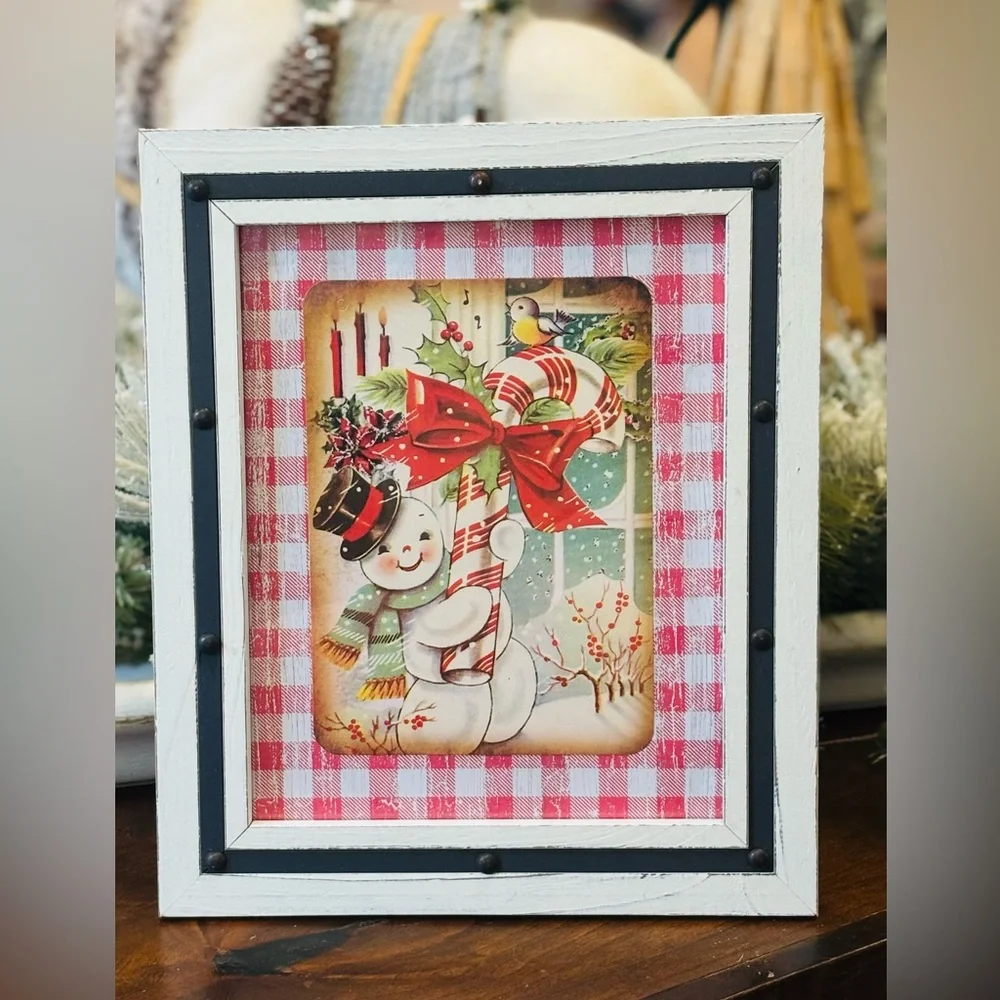 Broyhill Distressed Wood Frame With Metal Accents. 10.5”x12.5” Holds 8x10